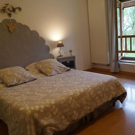 Chambre D'Hotes La Jument Grise Lescheroux 外观 照片