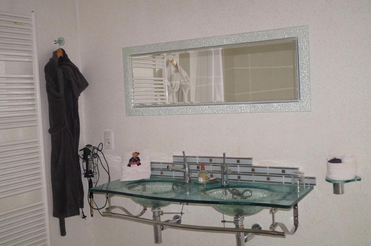 Chambre D'Hotes La Jument Grise Lescheroux 外观 照片