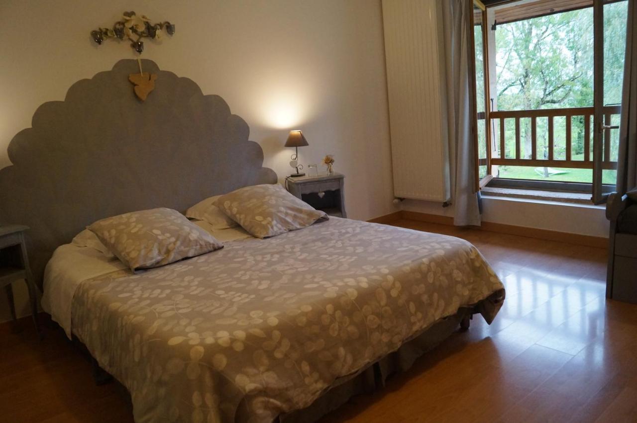 Chambre D'Hotes La Jument Grise Lescheroux 外观 照片